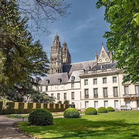 L'historique / Basilique St Martin 아파트