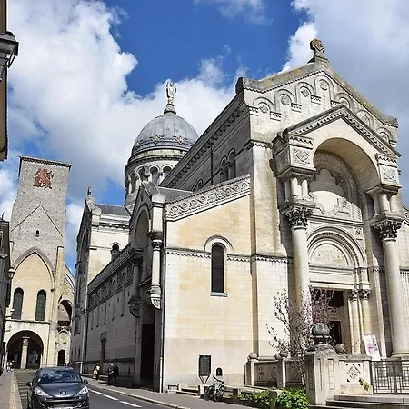 Daire L'historique / Basilique St Martin *