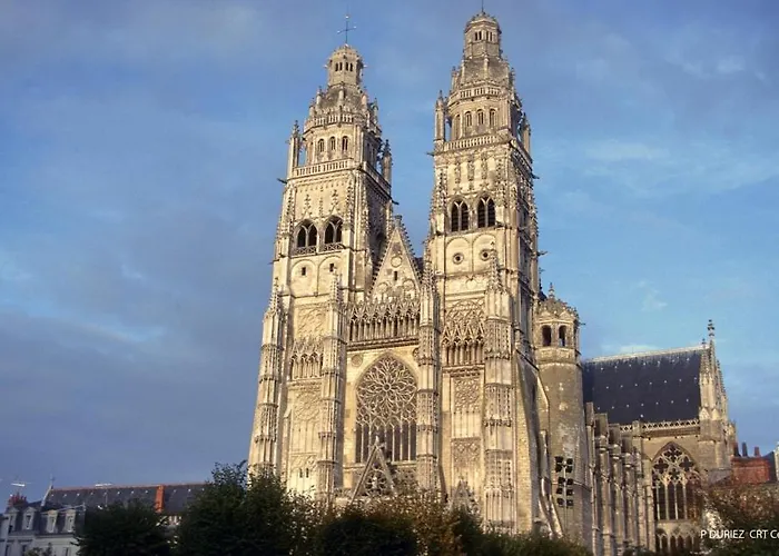 L'historique / Basilique St Martin Appartement Tours